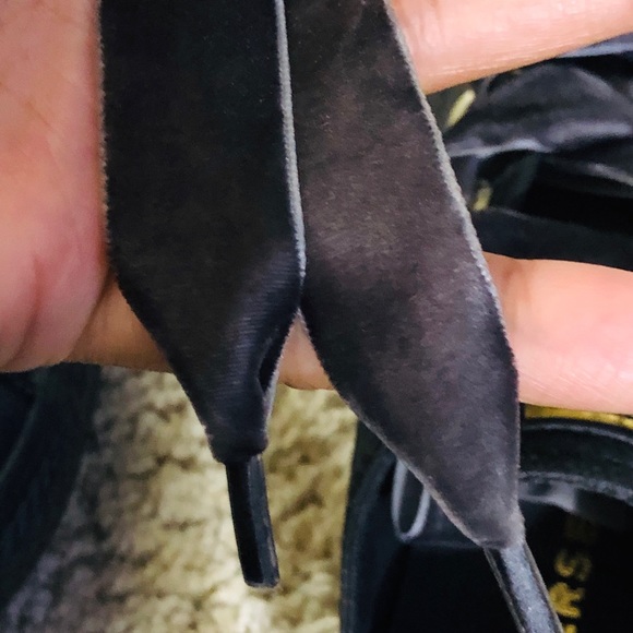 🔥LIKE NEW🔥 Leather Converse - Picture 5 of 6